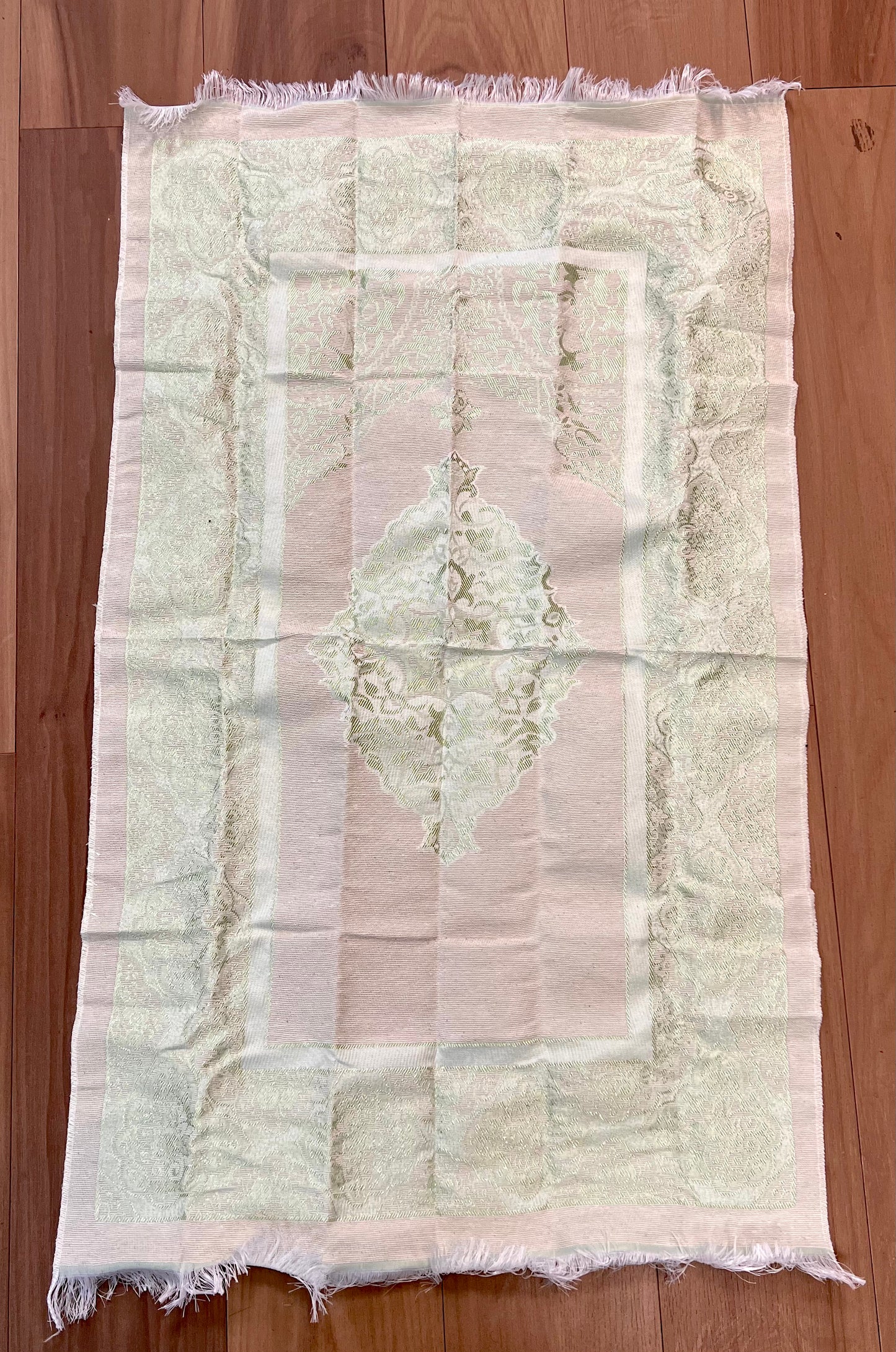 Prayer Rug and Prayer Mat in Cylinder Gift Box